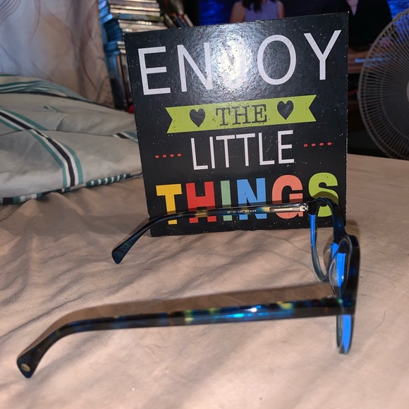 Eyeglass - Picture 4 of 6